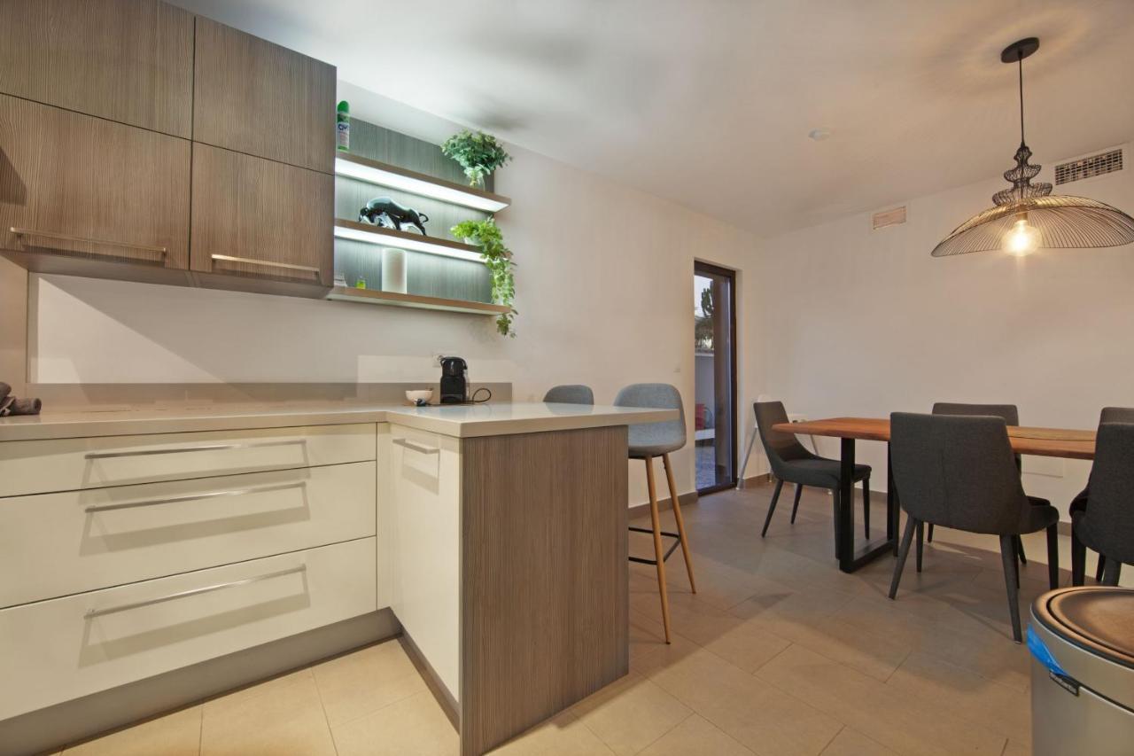 Modern Villa Close To Costabella Beach Marbella Bagian luar foto