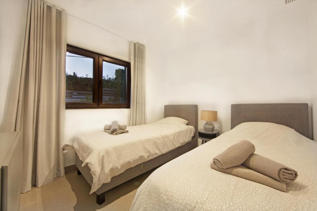 Modern Villa Close To Costabella Beach Marbella Bagian luar foto